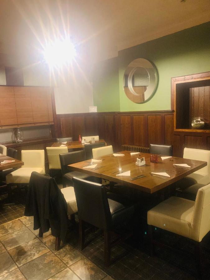 The Thistle Inn カムナック エクステリア 写真